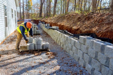 Maçonnerie paysagère, les éléments essentiels pour structurer votre jardin