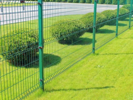 Palissade en bois ou en aluminium, comment bien choisir ?